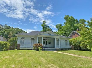 903 High St, Farmville, VA 23901