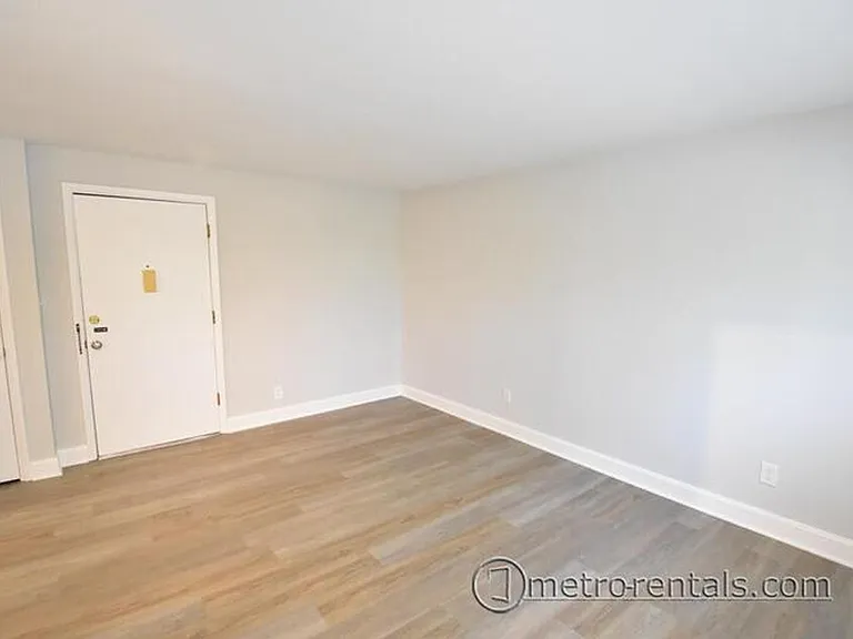 518 Oakland Park Ave — Photo 4