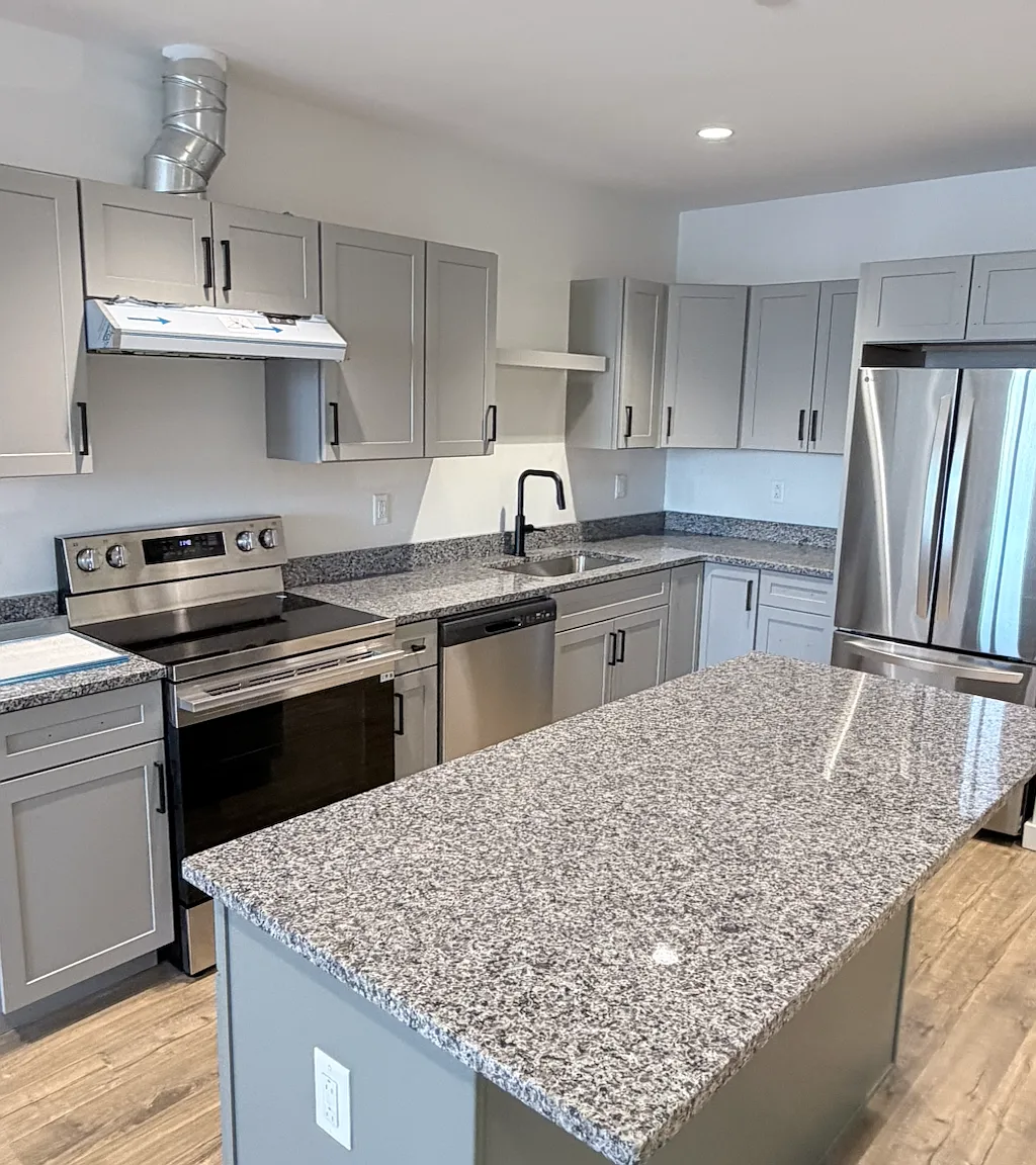 1 bed, 800 sqft, $1,800 — Photo 2