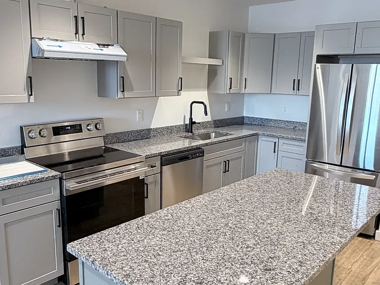 345 Main St #303 — Photo 2