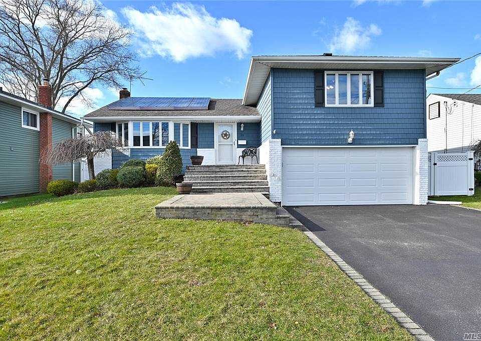 1st image of 24 Cambridge Dr