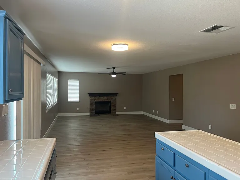 32180 Yosemite St — Photo 5