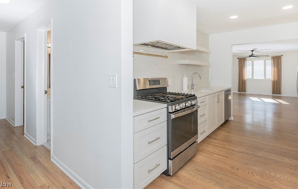 657 Lander Dr, Highland Heights, OH 44143 | Zillow
