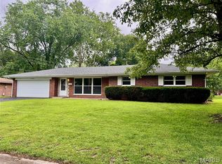116 Lynnhaven Dr, Belleville, IL