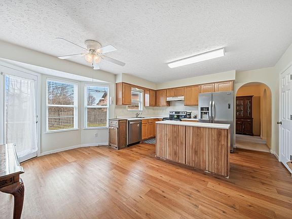 5th image of 1335 Hafton Woods Dr