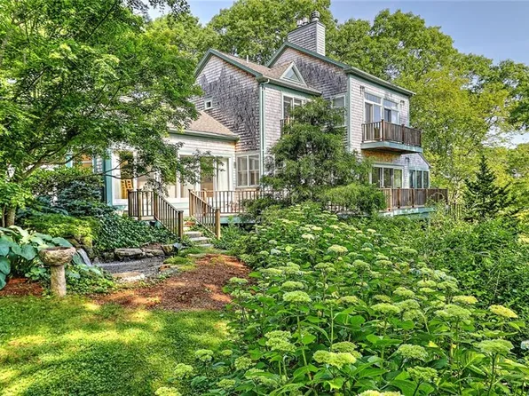 136 Cadmans Neck Rd, Westport, MA 02790