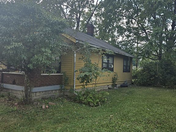 2nd image of 2526 Caroline Ave