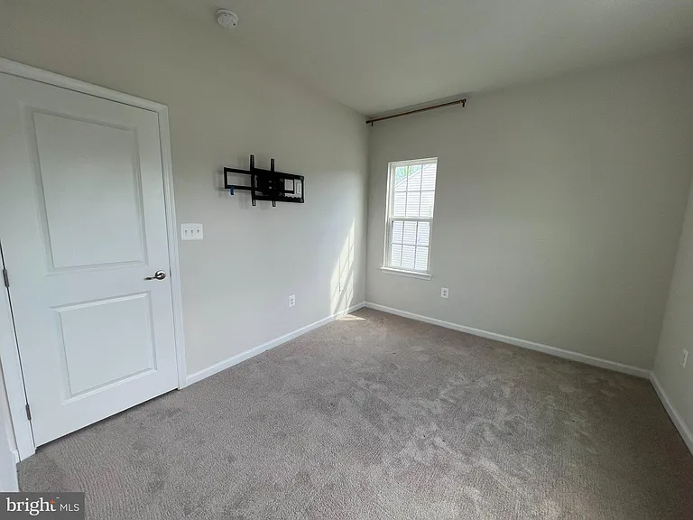 526 River Rd — Photo 38