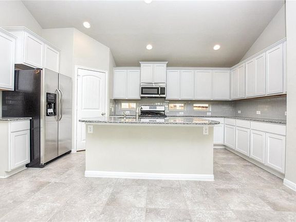 4th image of 602 Cortona Ln