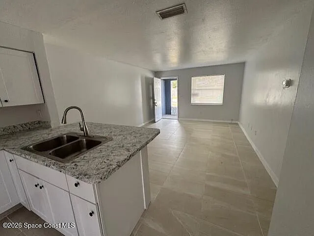 647 School St — Photo 4