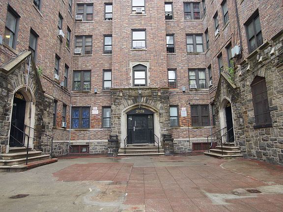 5th image of 1665 Monroe Ave APT 1B