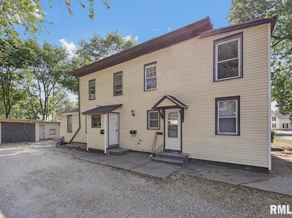 215 Amanda St, Pekin, IL 61554