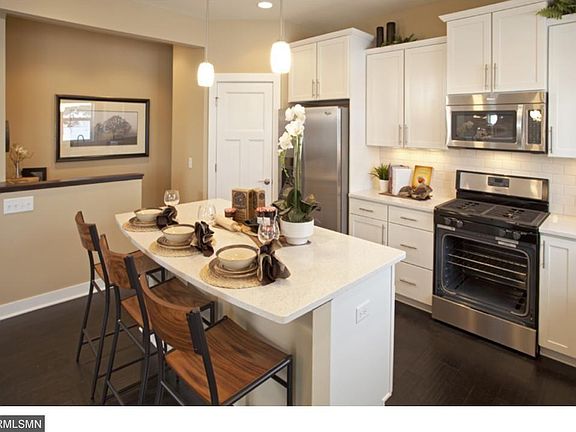 4th image of 8265 N Arrowwood Ln N