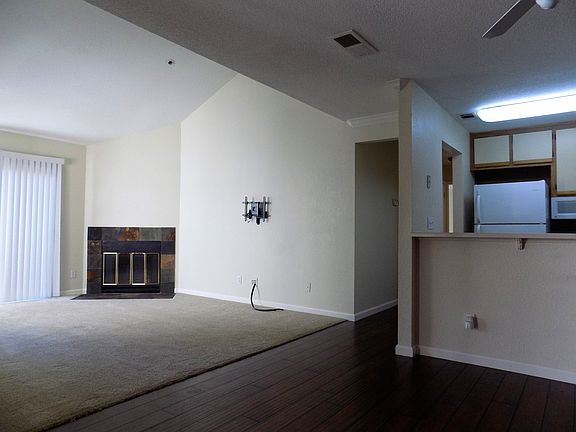 5th image of 1019 Dornajo Way APT 242