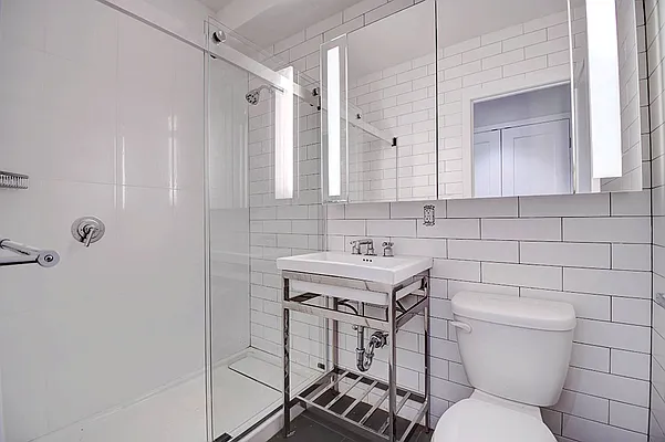 Rented by Urbane Brokerage | media 20