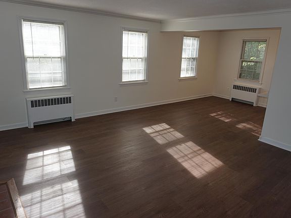 Living room / dining room