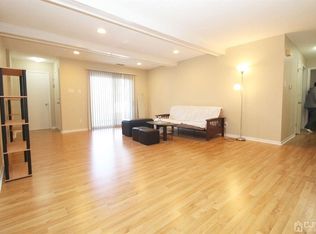 37 Arrowwood Ln, Monmouth Junction, NJ 08852