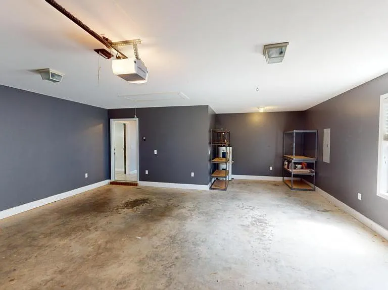 109 Mohegan Dr — Photo 28