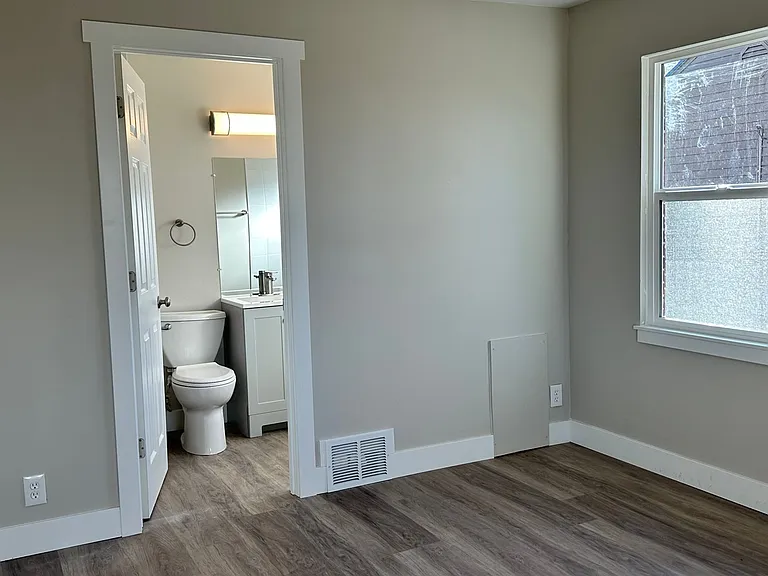 2925 Madison Ave — Photo 47