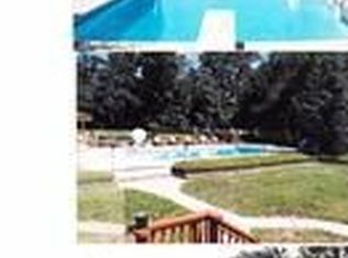 4 Arrowhead Dr, Neshanic Station, NJ 08853