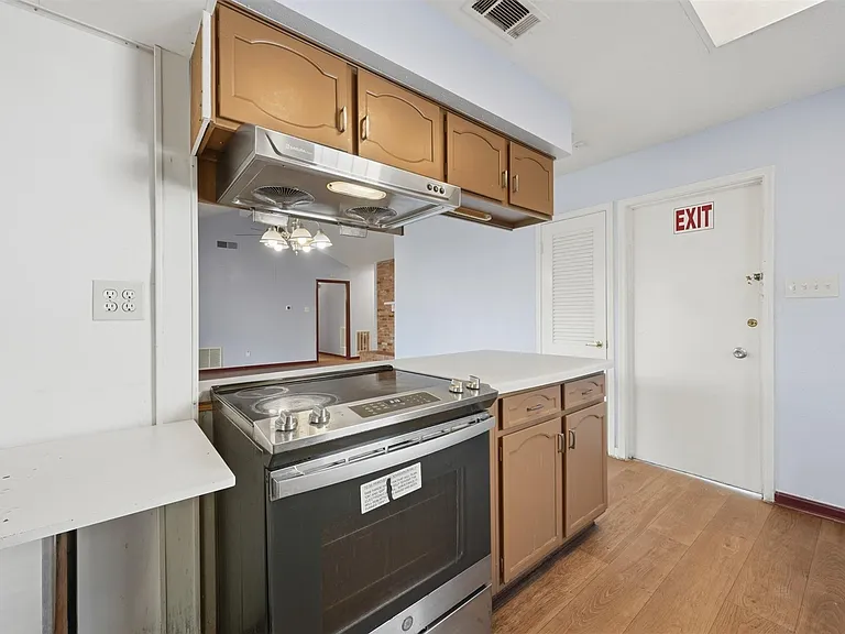 7015 Pella Dr — Photo 10