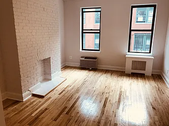 Rented by Metropolis Real Estate of Manhattan