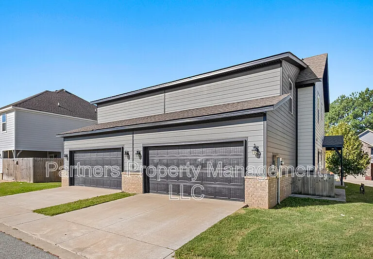 1258 N Sicily Ln — Photo 29