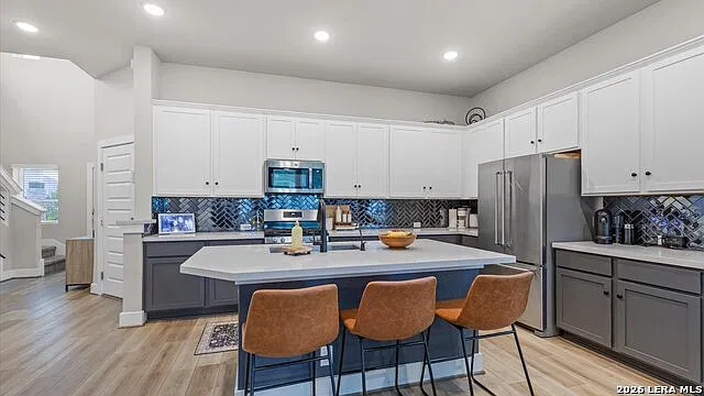 4 bed, 2.5 bath, 2360 sqft, $2,950 — Photo 3