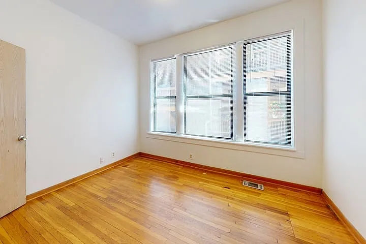 1018 E. 54th Street — Photo 22