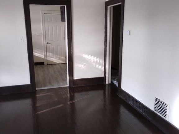 4th image of 1179 W Grand Blvd #2