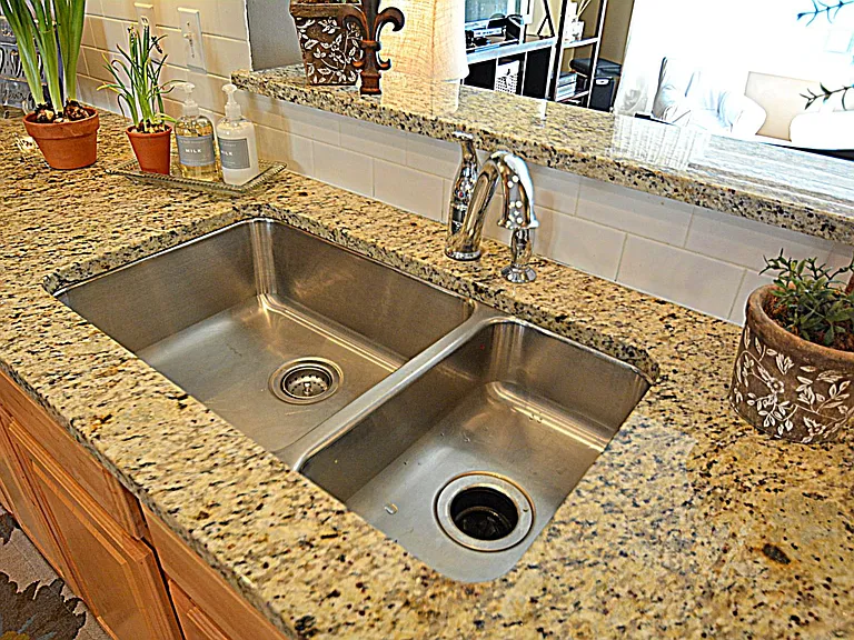 15639 Eaglewood Ln — Photo 3