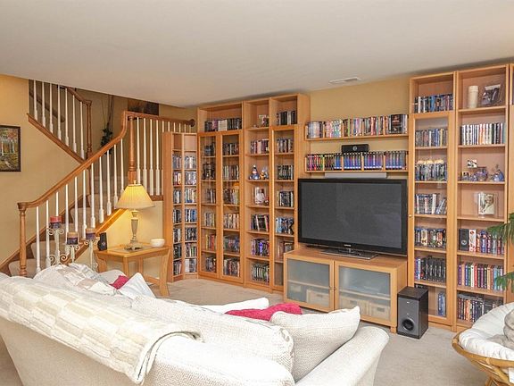 5th image of 22045 Fairlane Blvd