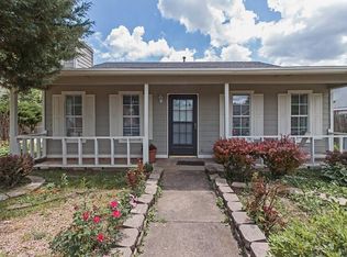 3808 W Locust St, Rogers, AR 72756