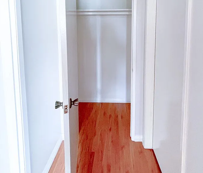 718 N Monterey St — Photo 50