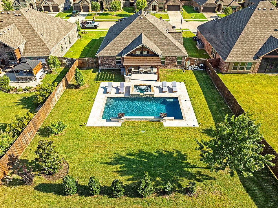 1st image of 114 Covington Dr