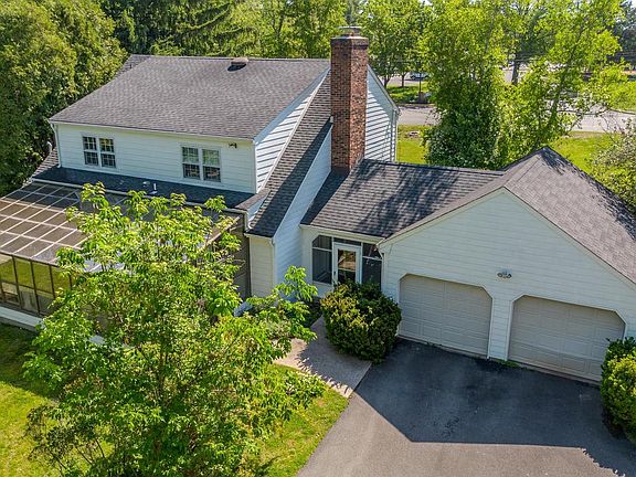 4th image of 1165 Bear Tavern Rd