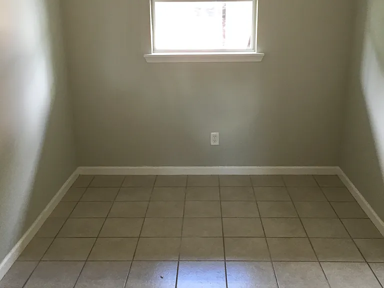 4430 Burgundy St #1B — Photo 5