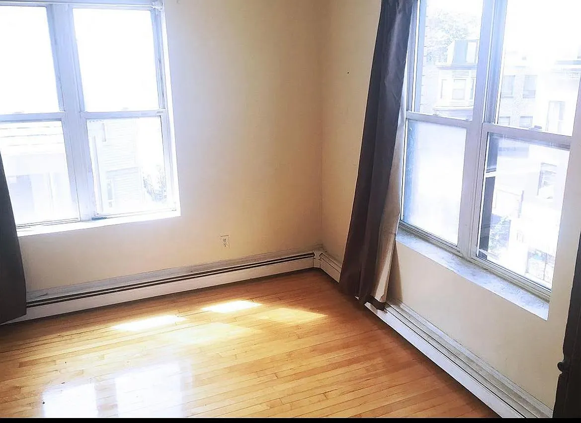 3 bed, $2,900 — Photo 1