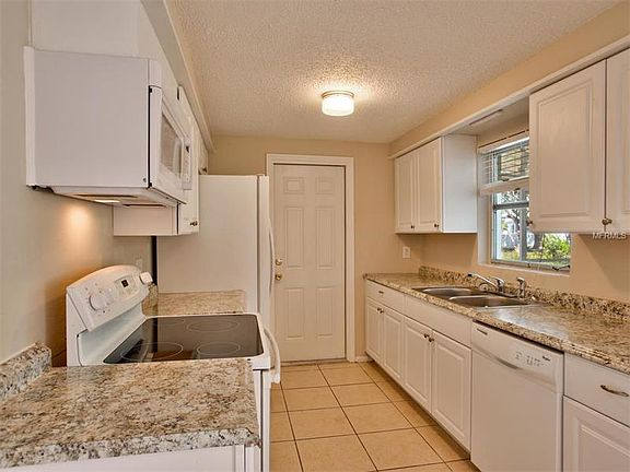 3rd image of 3318 Cantrell St