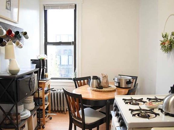 3rd image of 30-40 32nd St #2F