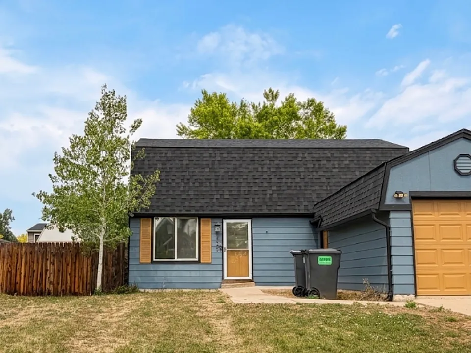 1267 W 135th Pl
