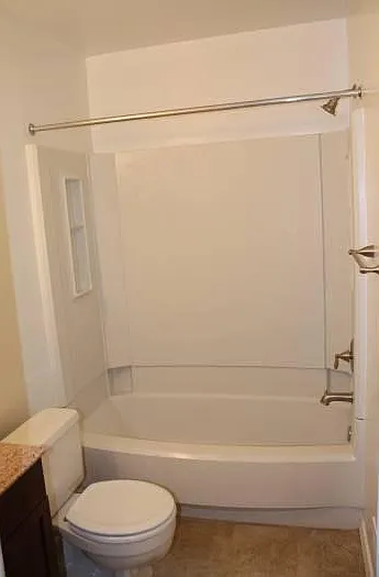 2nd floor hall bath