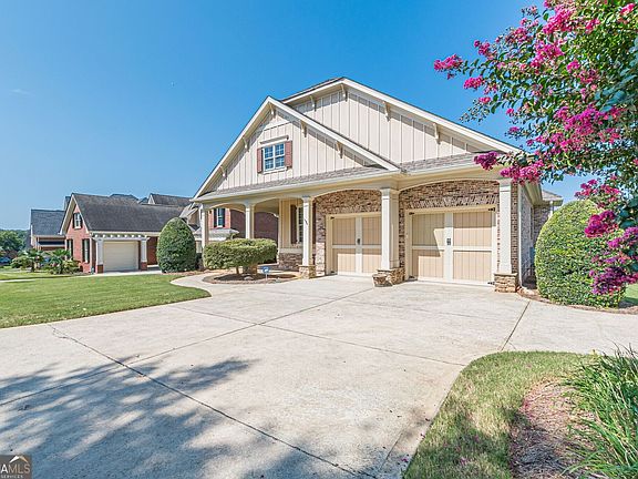 3rd image of 5926 Hogans Way