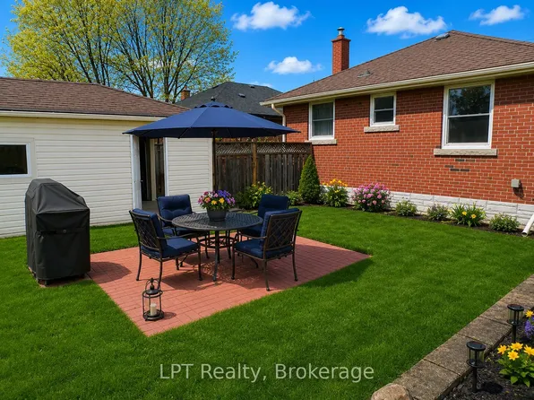 256 Farewell St, Oshawa, ON L1H 6L9