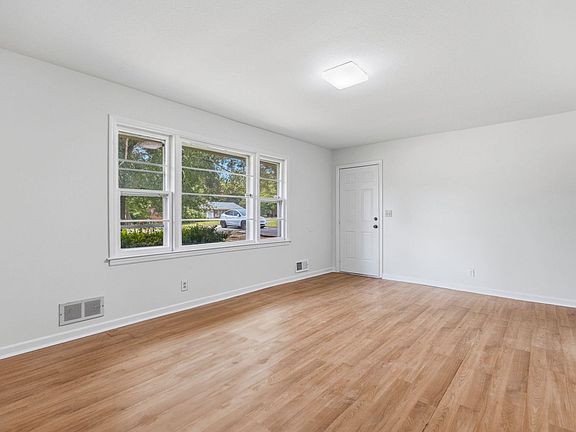 5th image of 123 Tucker Rd