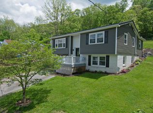 6077 Seneca Trl S, Ronceverte, WV 24970