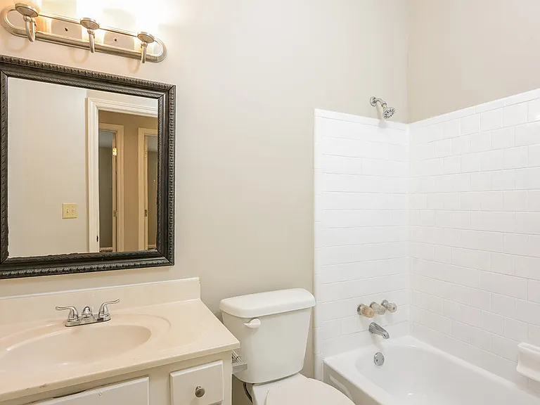 750 Paris Dr — Photo 14