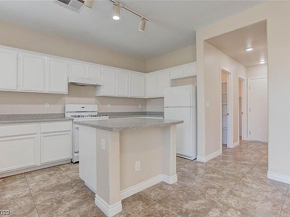 4th image of 6537 Sierra Sands St