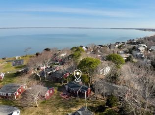 67 North Rd, Hampton Bays, NY 11946