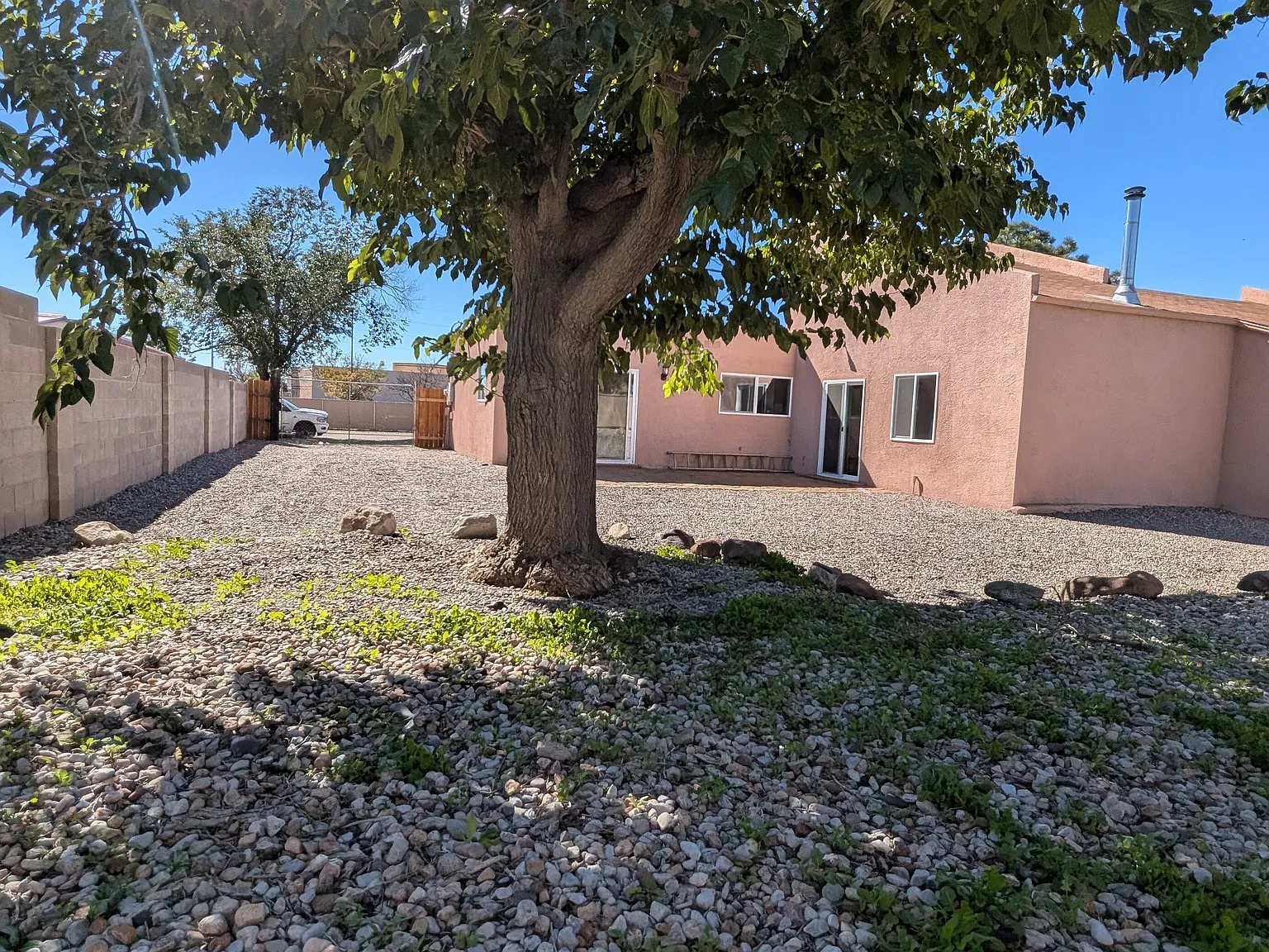 4 bed, 2057 sqft, $2,395 — Photo 3